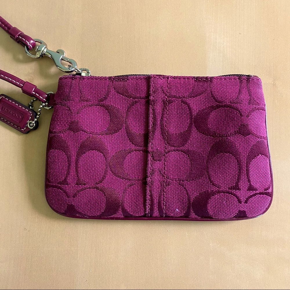 Coach signature C wristlet, maroon